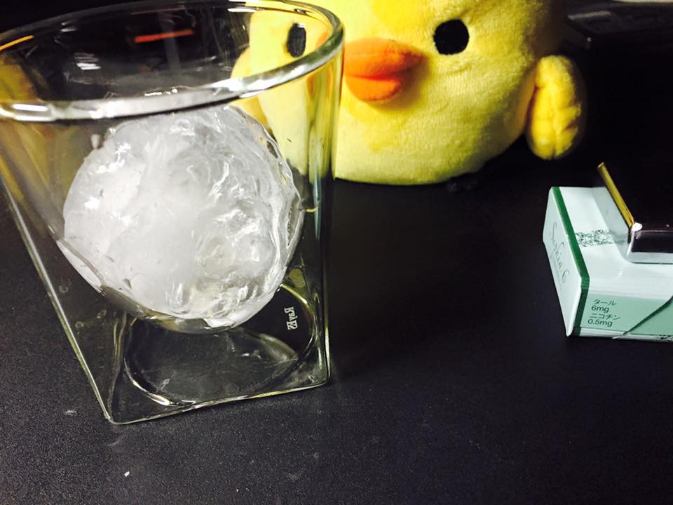 ロックグラスと承山型氷